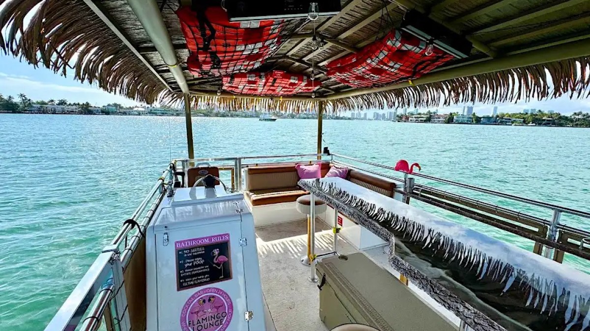 Side-deck boarding view on 30′ Tiki – Miami