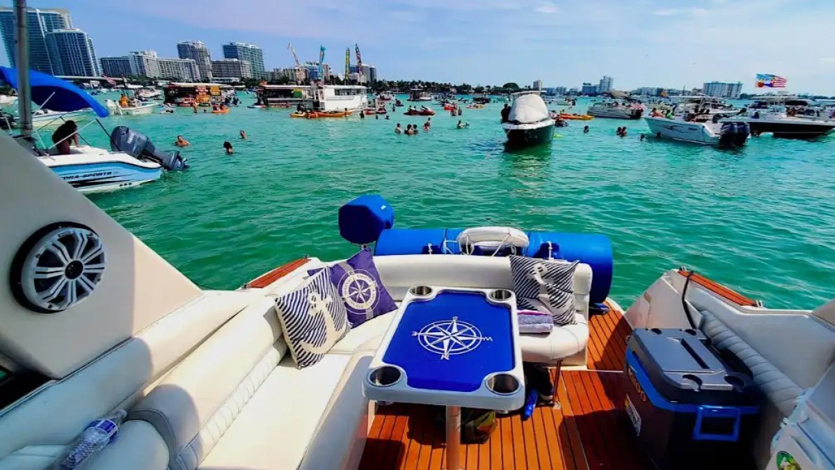 Stern seating detail on 36′ Monterey Miami Beach