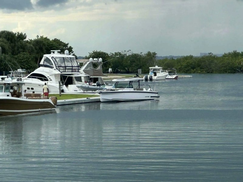38ft Axopar boat Aventura boarding from marina