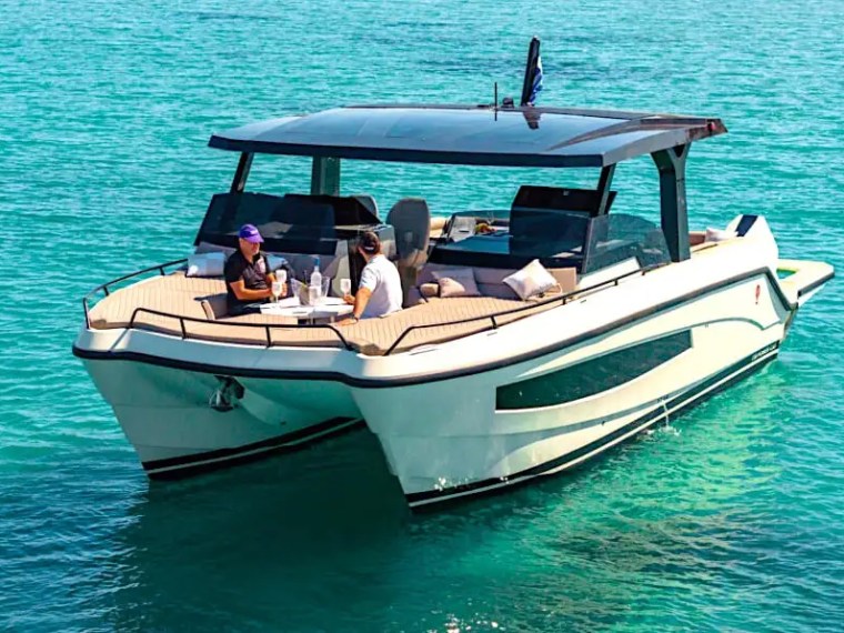 Aerial skyline & boat combo on 38′ Tesoro Miami