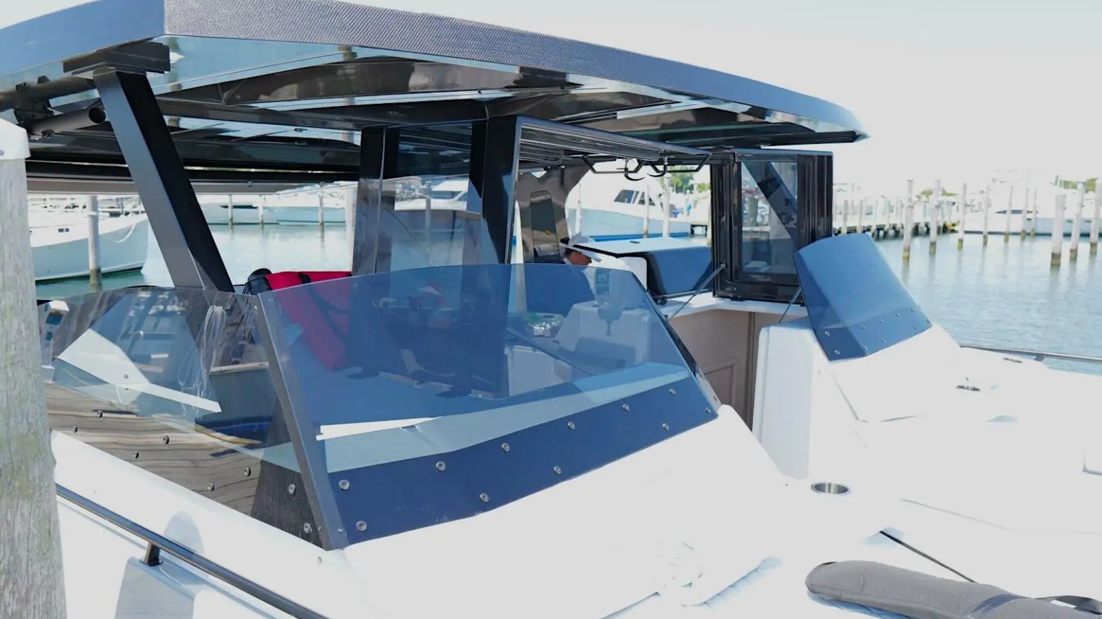 Windshield spray during cruise on 38′ Tesoro Miami