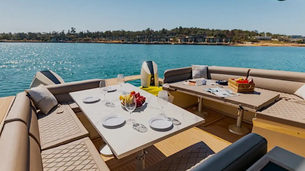 Cockpit social lounge on 38′ Tesoro Miami