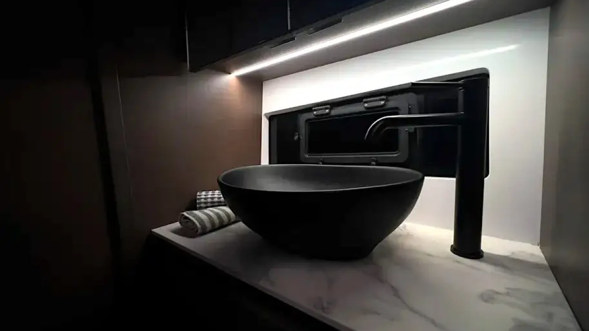 Marine head/bathroom on 38′ Tesoro Miami