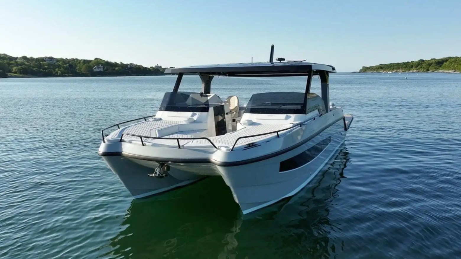 Top-down bow drone shot on 38′ Tesoro Miami