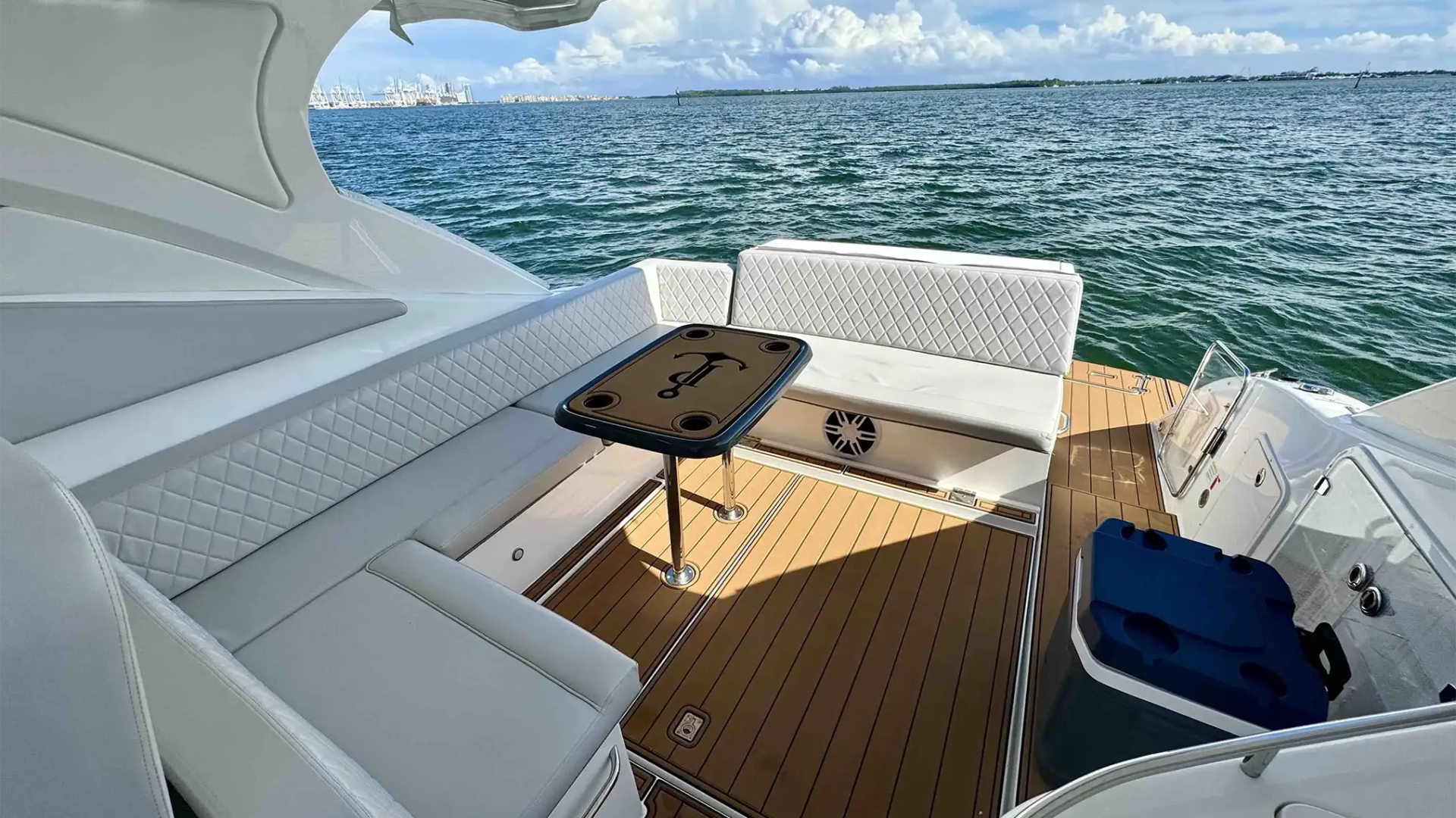 Aft lounge section on 40′ Schaefer Miami