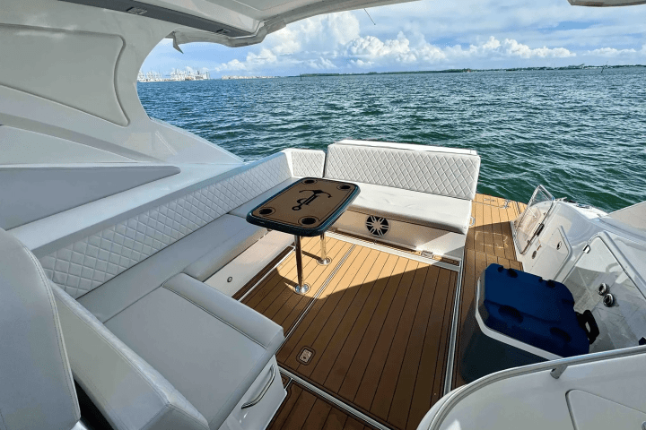 Aft lounge section on 40′ Schaefer Miami