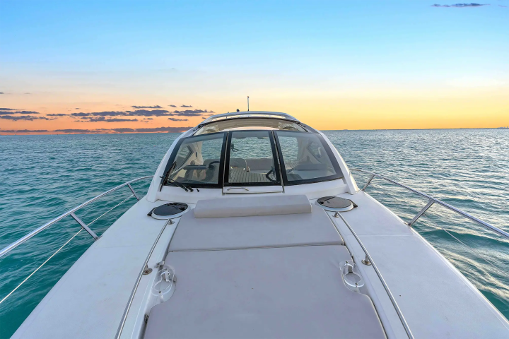 Bow sunpad lounge on 40′ Schaefer Miami