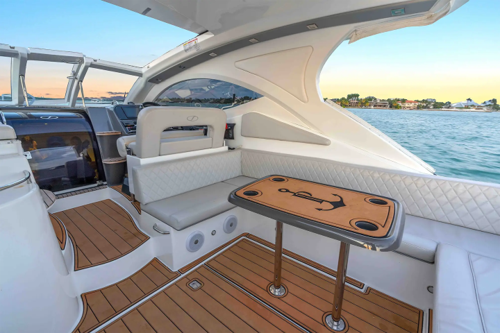 Cockpit refreshment table on 40′ Schaefer Miami