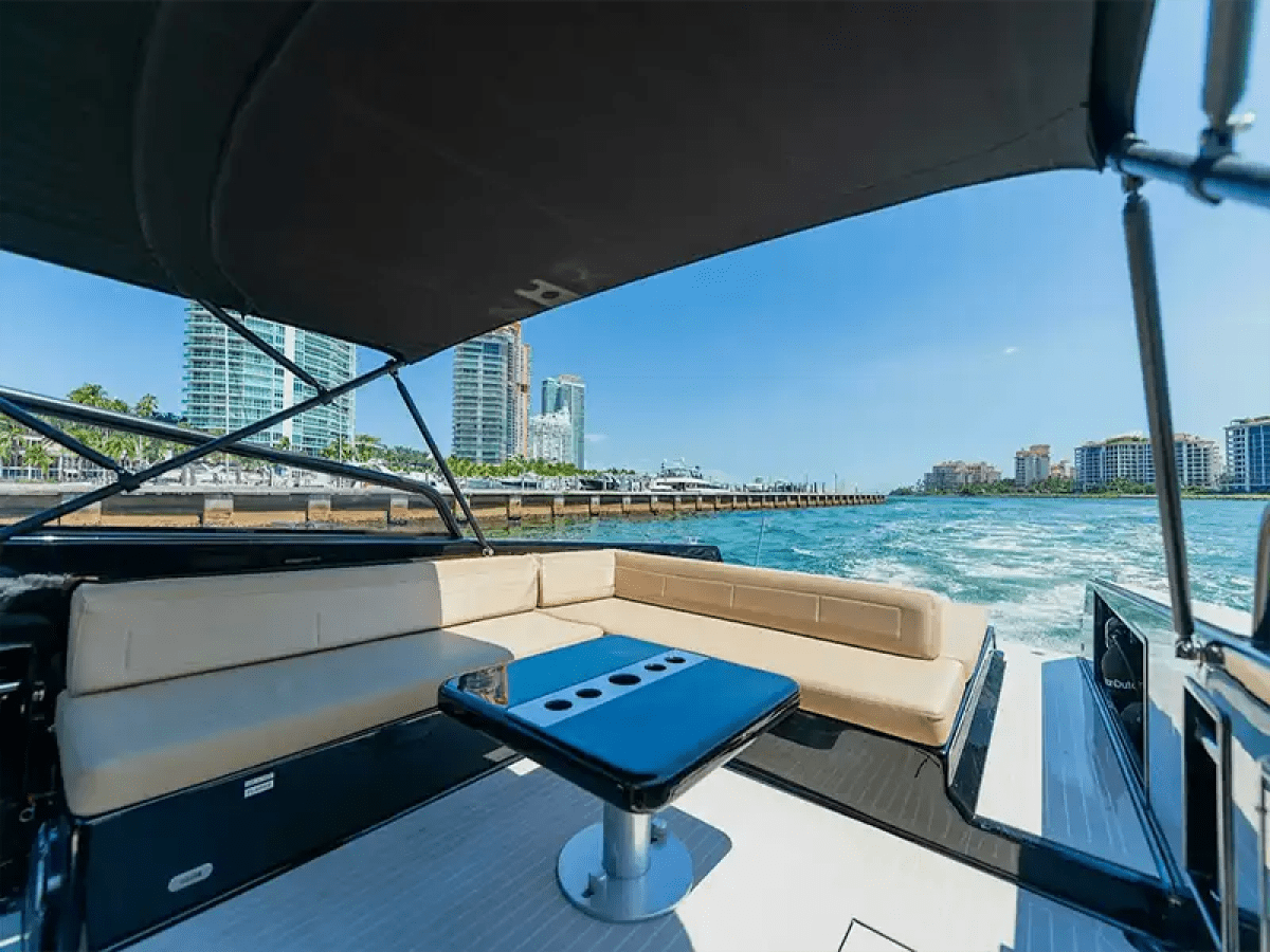 Stern seating detail on 40′ VanDutch Miami Beach