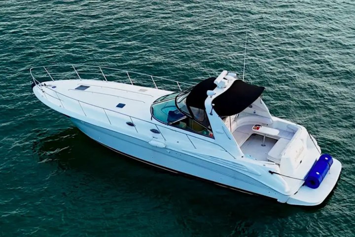 Aerial drone view of 42′ Sea Ray Miami