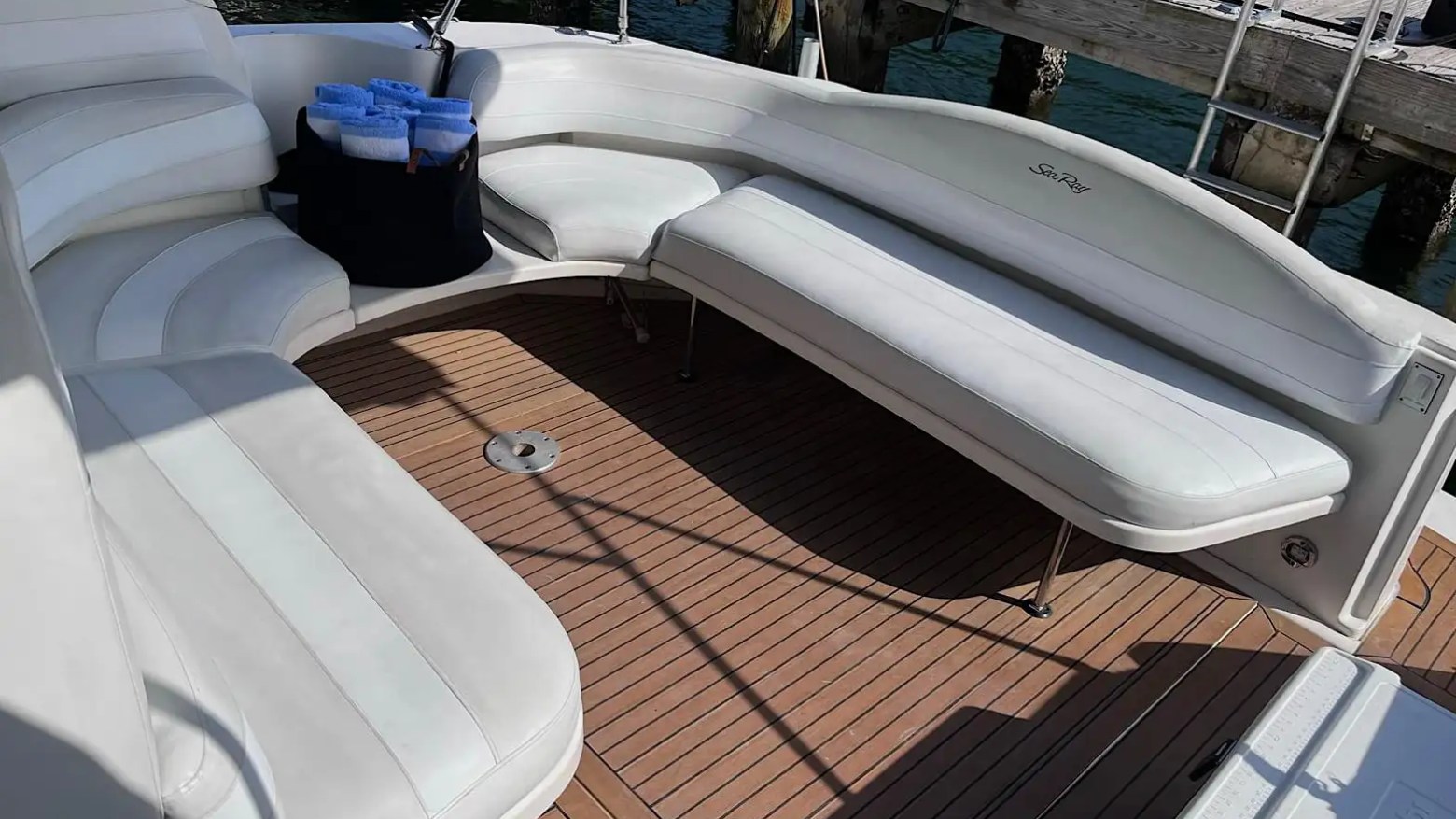 Aft lounge deck on 42′ Sea Ray Miami