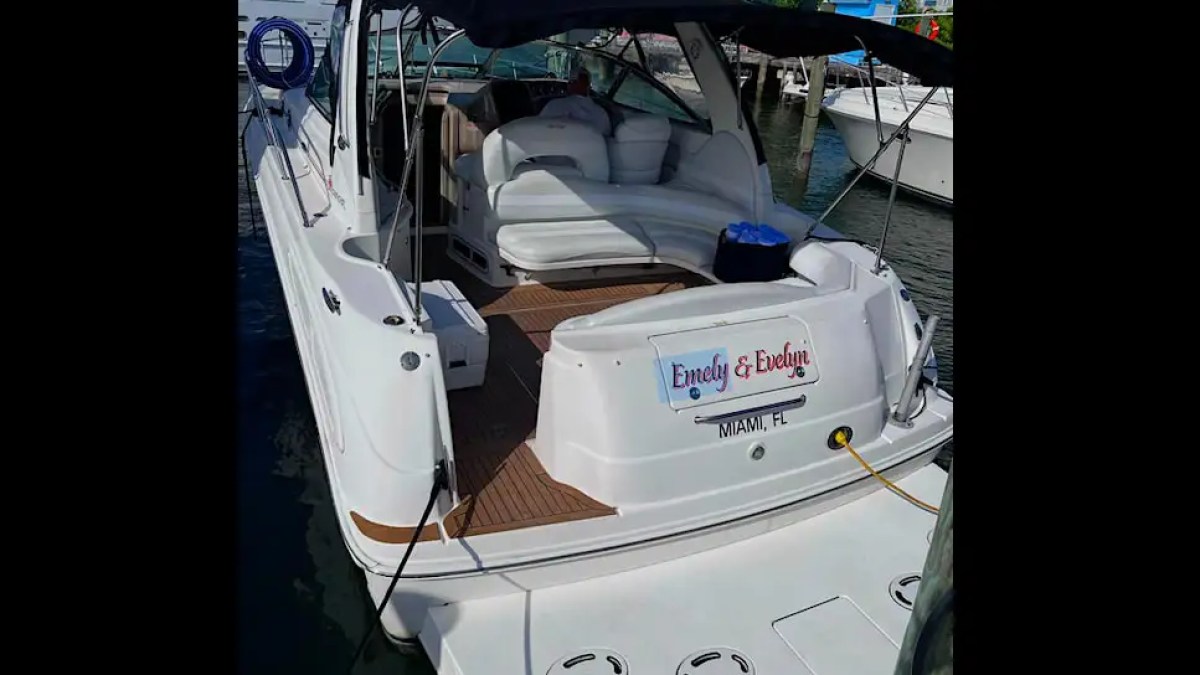 Swim-ladder and platform access on 42′ Sea Ray Miami