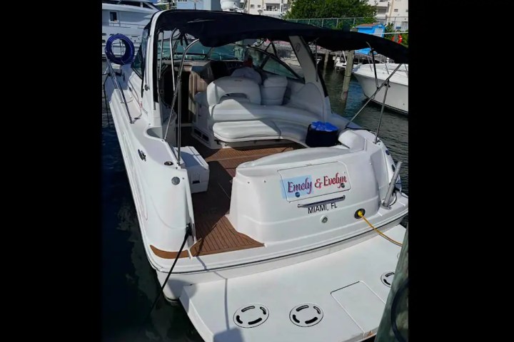 Swim-ladder and platform access on 42′ Sea Ray Miami