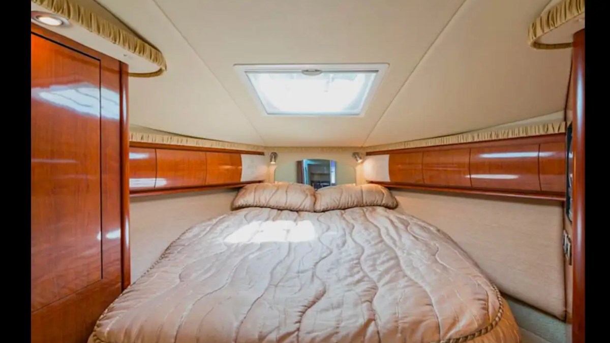 Berth in main cabin on 42′ Sea Ray Miami