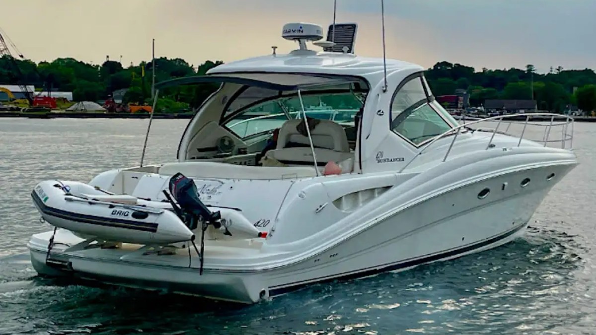 Swim-ladder and platform access on 42′ Sea Ray Miami