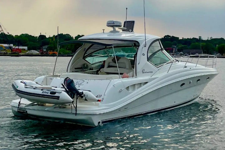 Swim-ladder and platform access on 42′ Sea Ray Miami