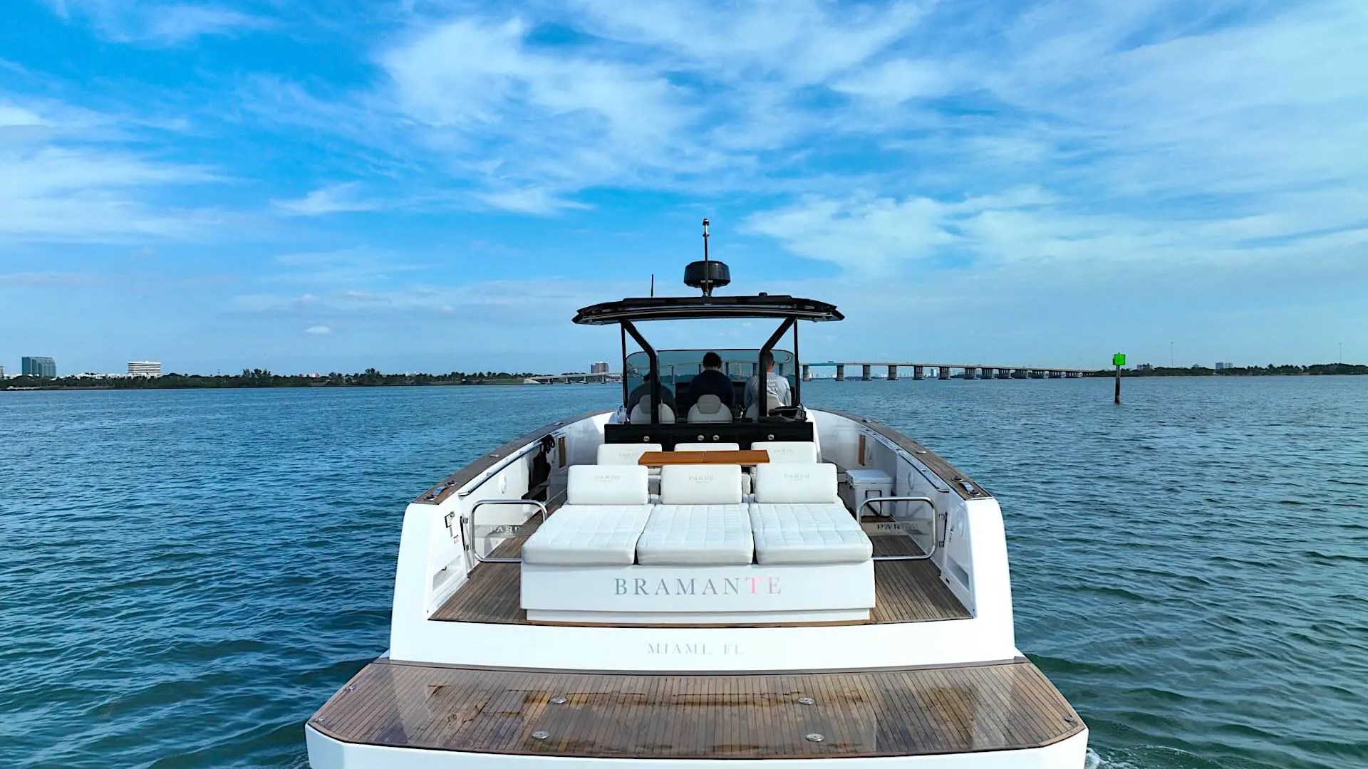 Aft swim platform lowering into the water