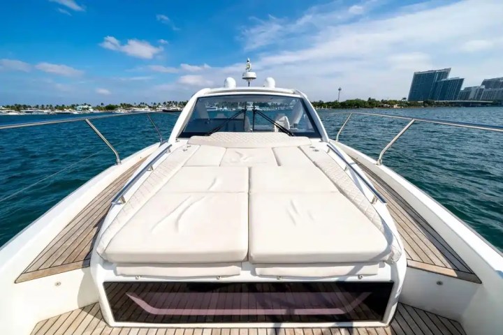 Bow sun-lounging pads on 43′ Jeanneau Miami