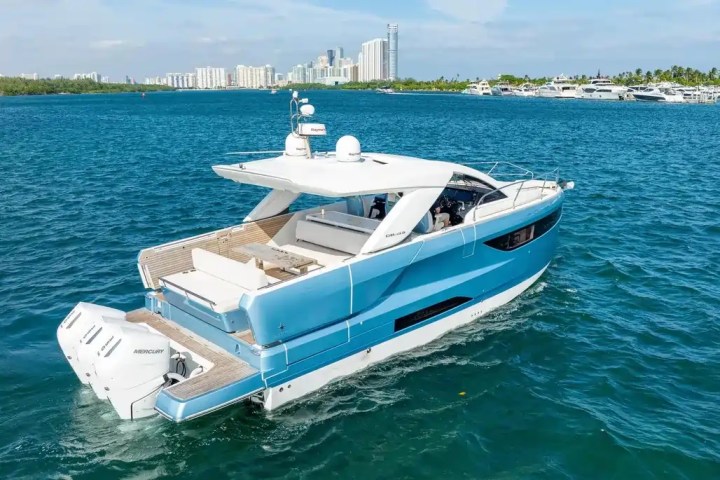 Aerial drone shot of 43′ Jeanneau Miami cruising