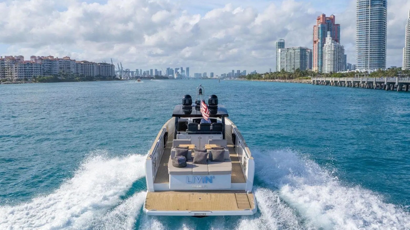 44′ Fjord boat wake from above