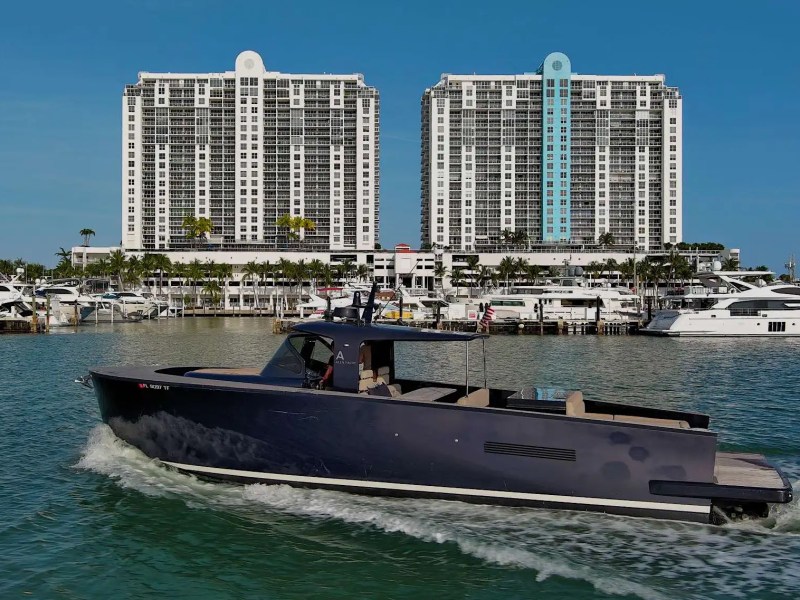 45′ Alen boat cruising past Brickell skyline