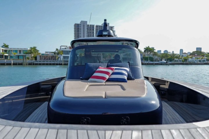 45′ Alen boat anchored in turquoise Miami water