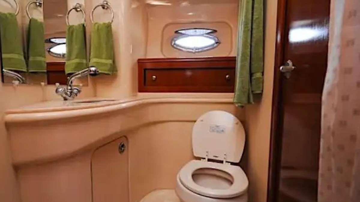 Marine head/bathroom on 45′ Meridian Miami