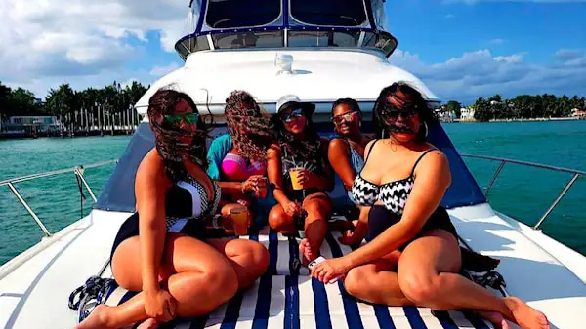 Forward seating area on 45′ Meridian Miami