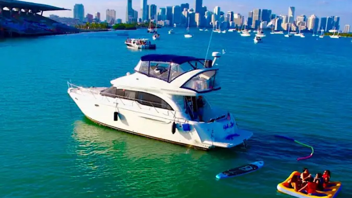Sunset skyline from deck on 45′ Meridian Miami