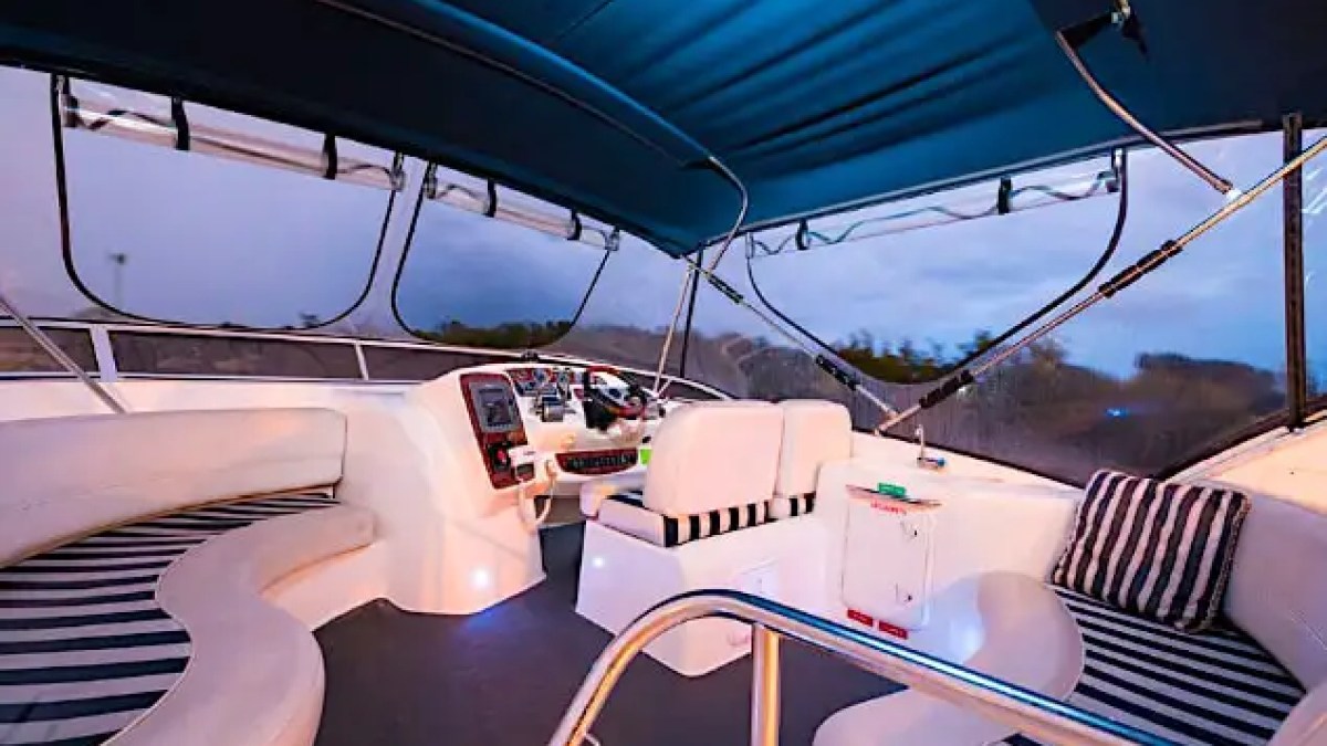 Helm station in action on 45′ Meridian Miami
