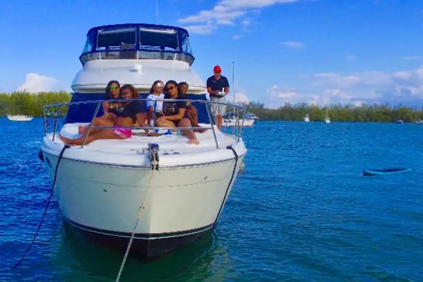 Forward seating area on 45′ Meridian Miami