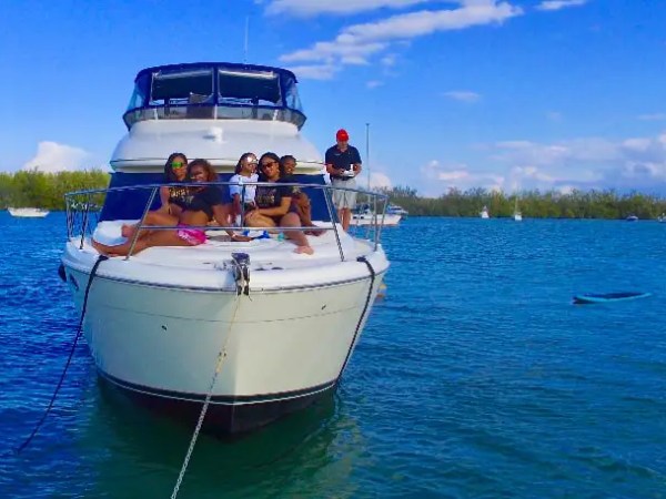 Forward seating area on 45′ Meridian Miami