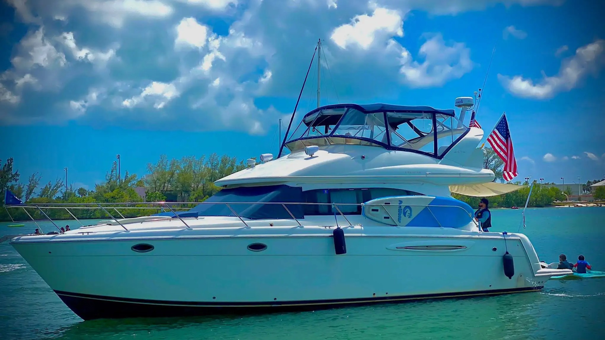 Top-down bow drone on 45′ Meridian Miami