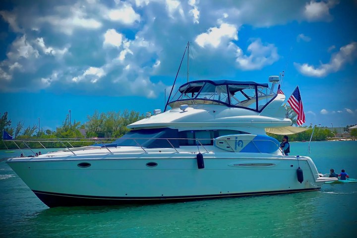 Top-down bow drone on 45′ Meridian Miami