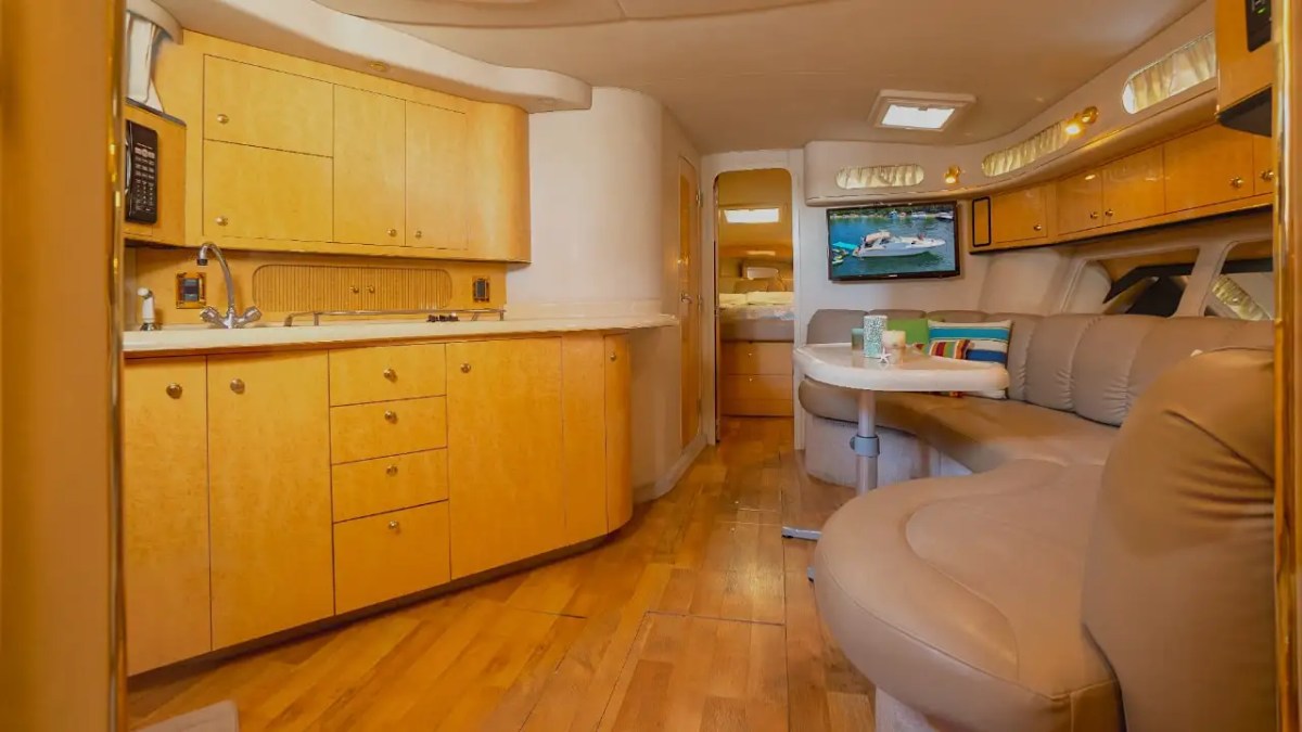 45′ SeaRay boat interior salon with seating and windows