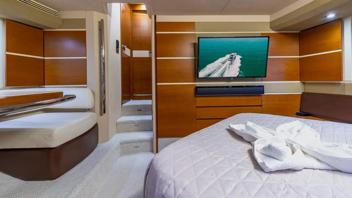 50ft Azimut yacht Miami master stateroom bed