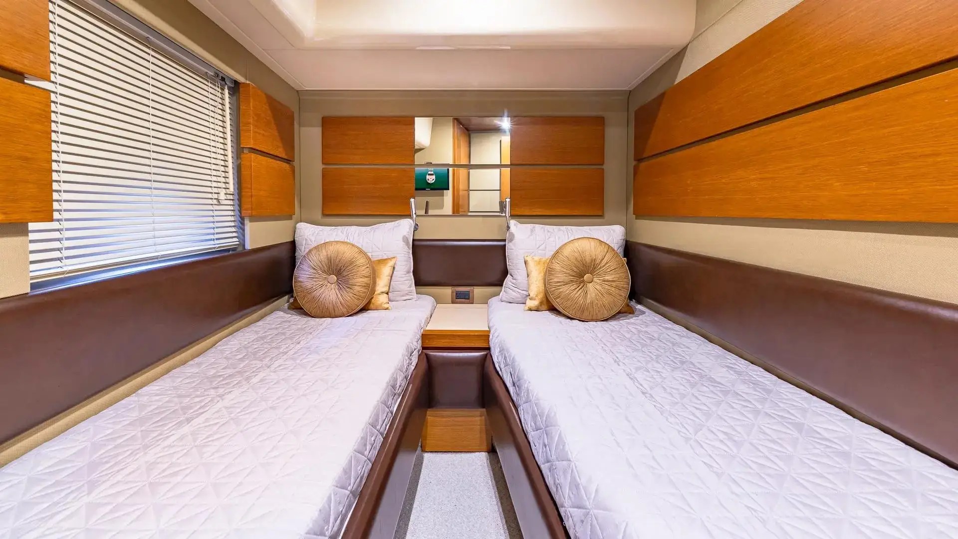 50ft Azimut yacht Miami guest cabin twin berths