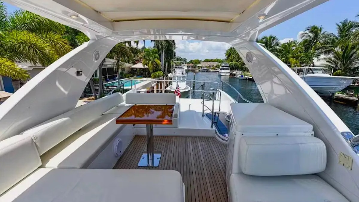 50ft Azimut yacht Miami flybridge bar area