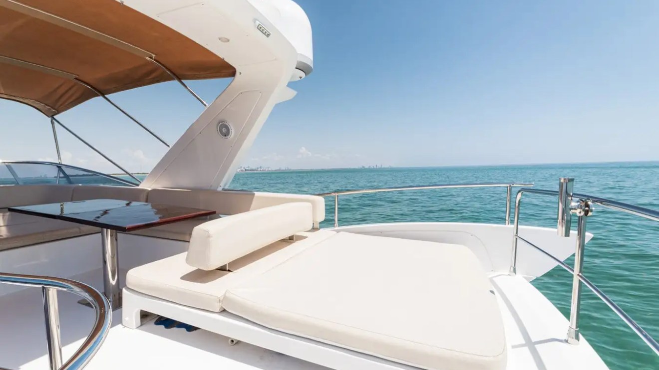 50ft Azimut yacht Miami polished stanchions and rails