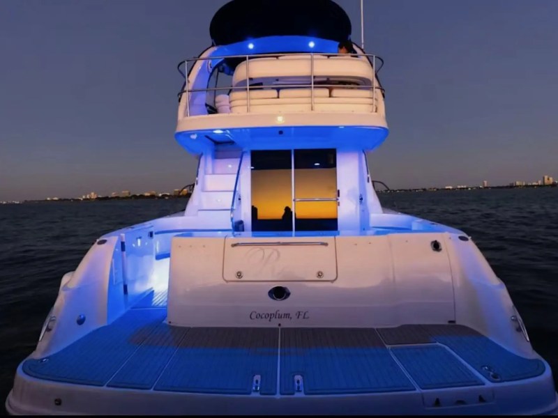 50' SeaRay yacht swim platform on stern in Miami Beach