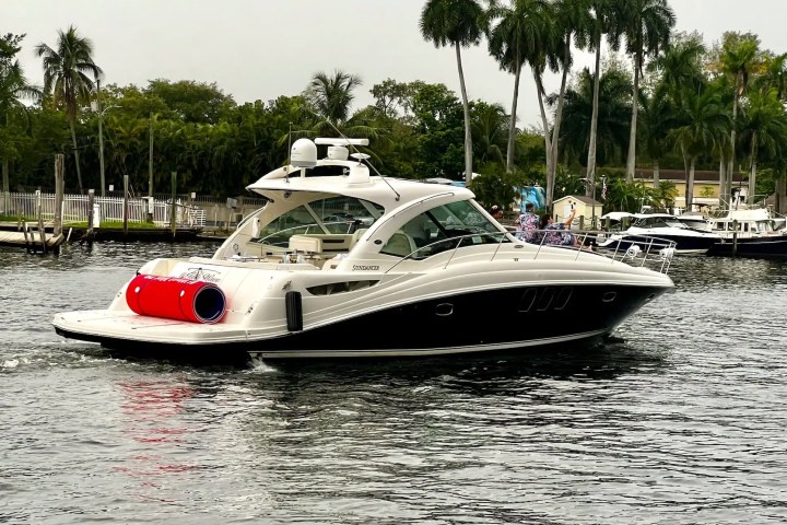 50ft SeaRay yacht Miami exterior side view cruising