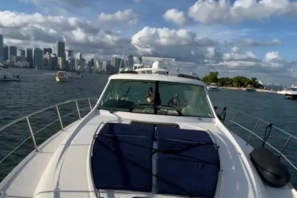 50ft SeaRay yacht Miami bow lounge sun pads