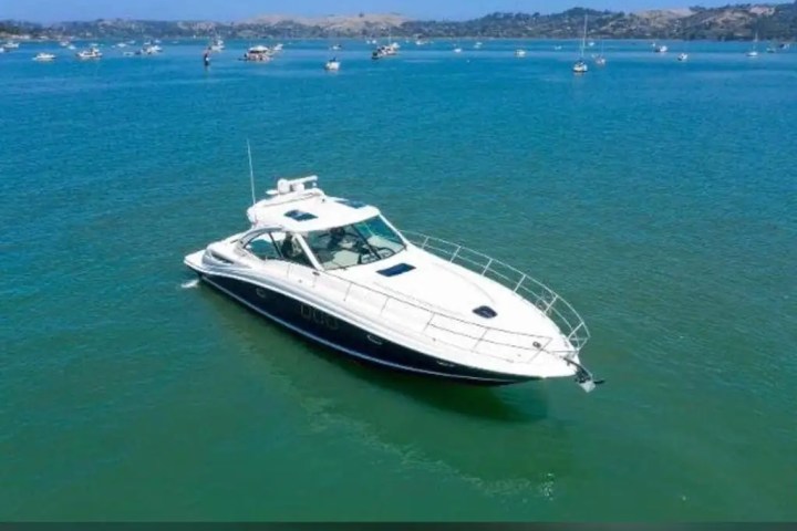 50ft SeaRay yacht Miami forward deck fiberglass non-skid