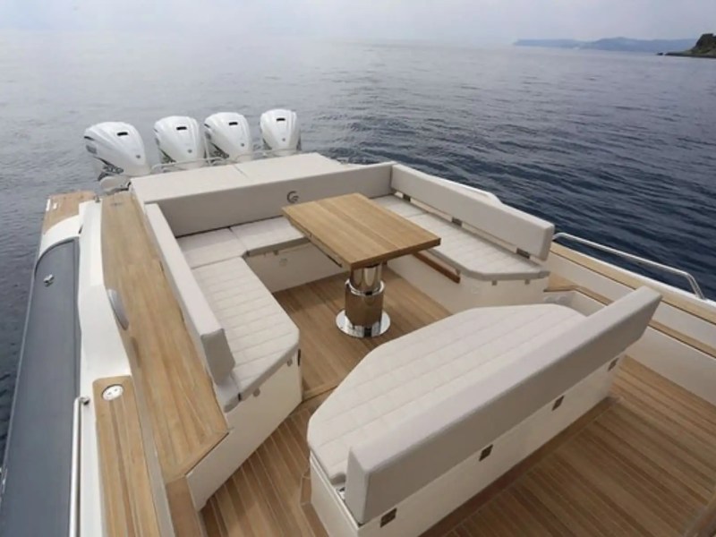 51′ Capelli yacht aft deck with social seating