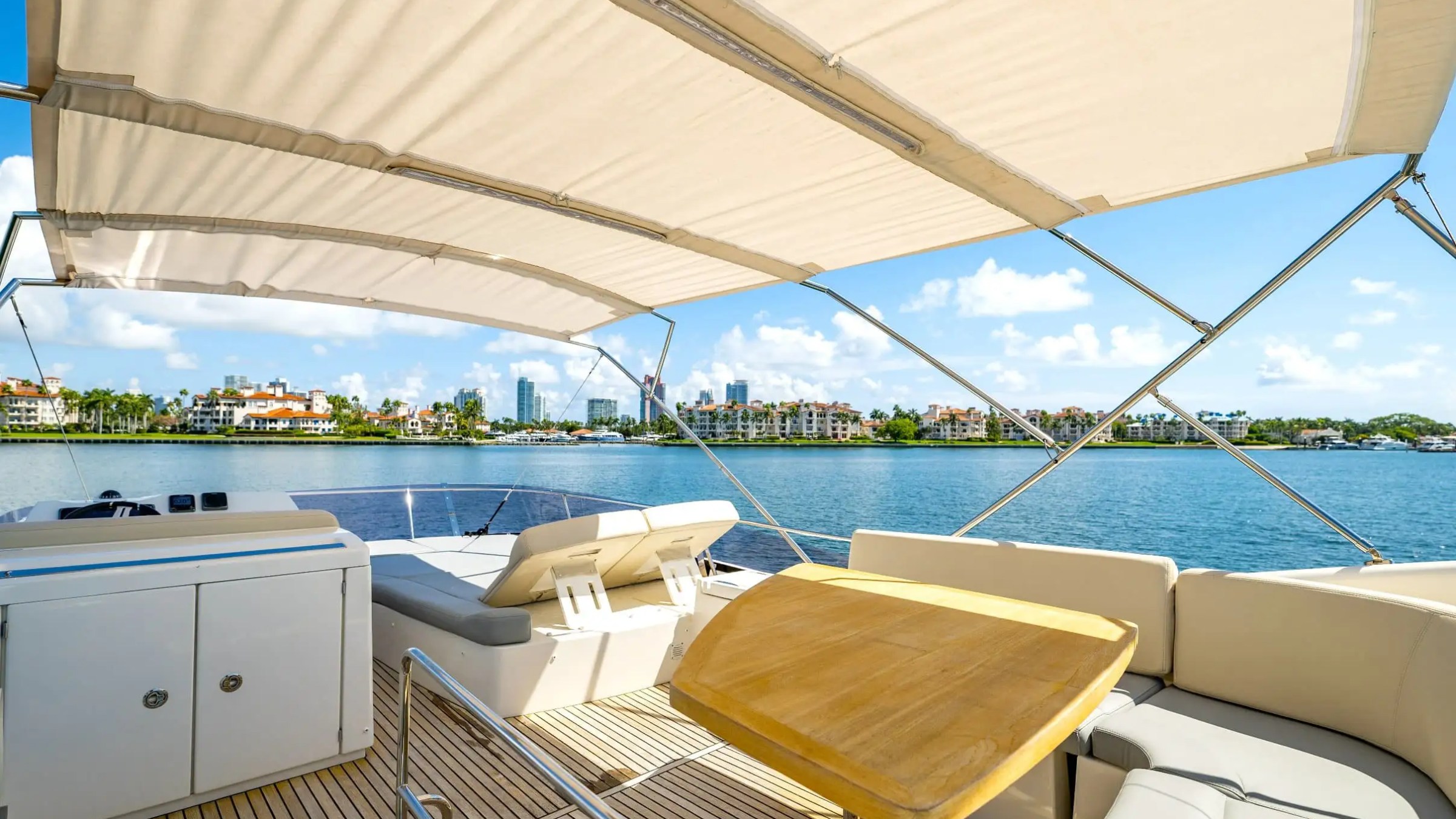 52′ Prestige bow seating Aventura –