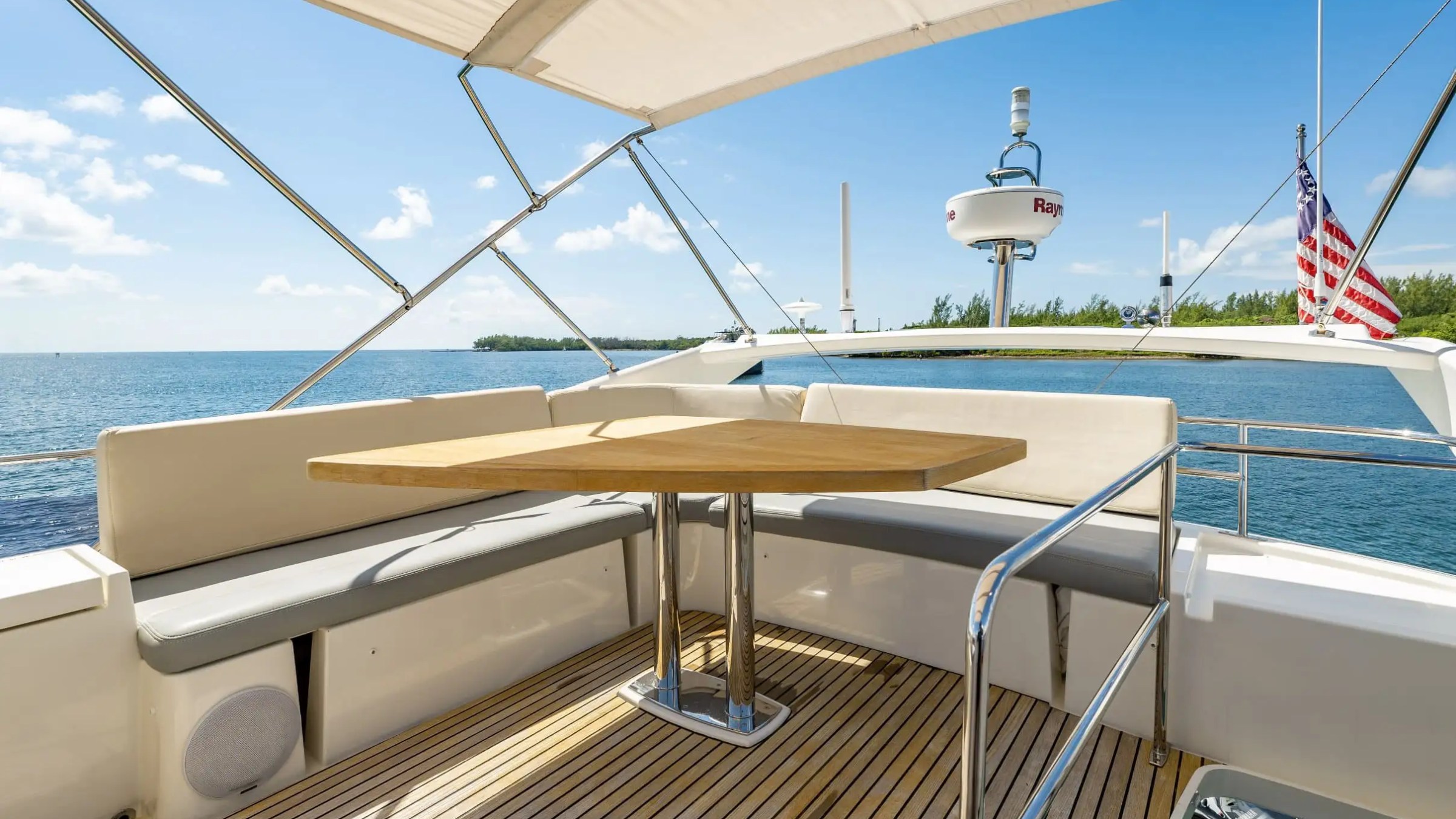 52′ Prestige interior detail Aventura