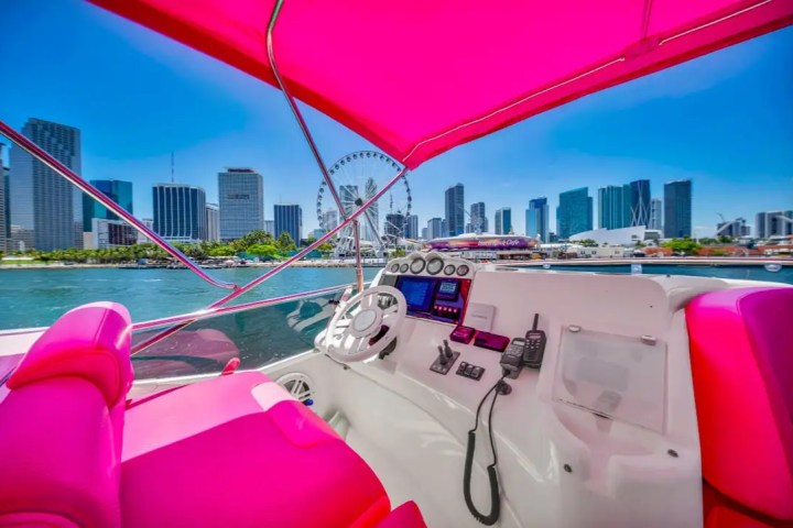Flybridge sunroof of 55′ Azimut yacht