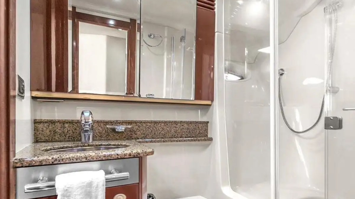 56′ SeaRay yacht interior bathroom fixtures