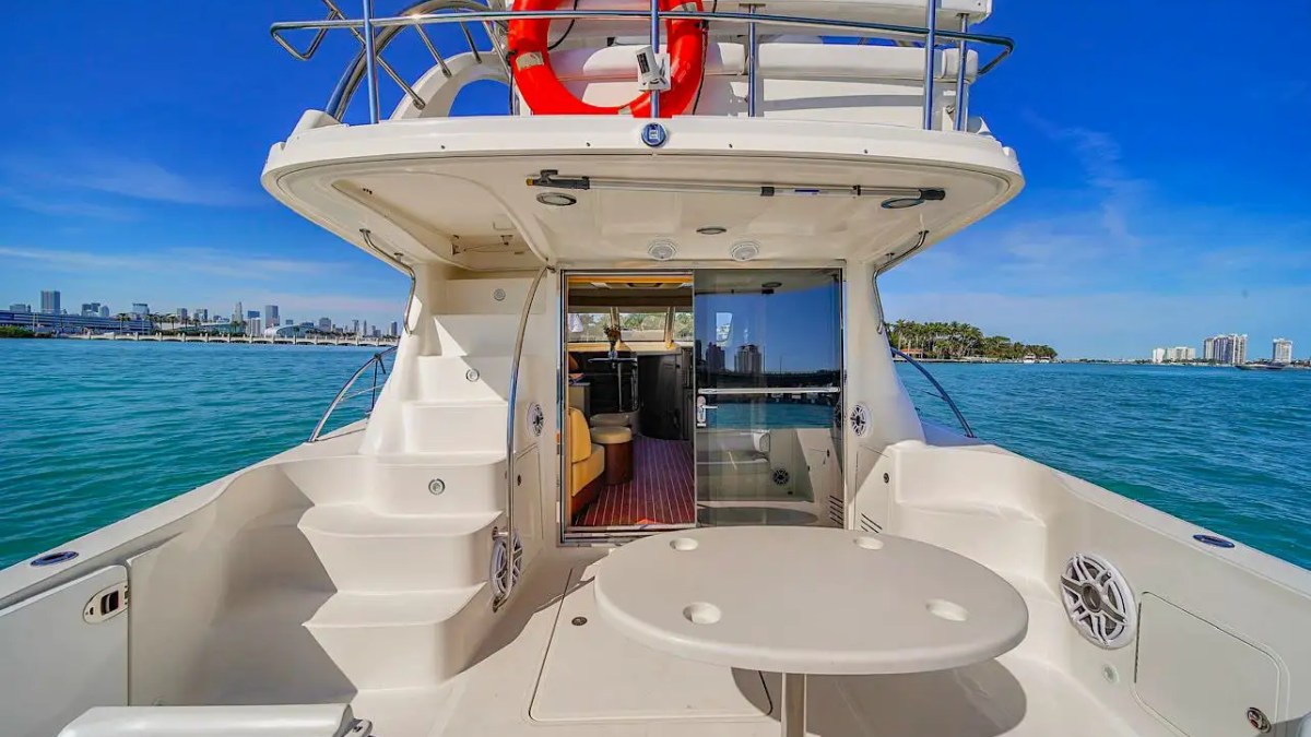 Stern seating on 56′ SeaRay yacht in Miami Beach