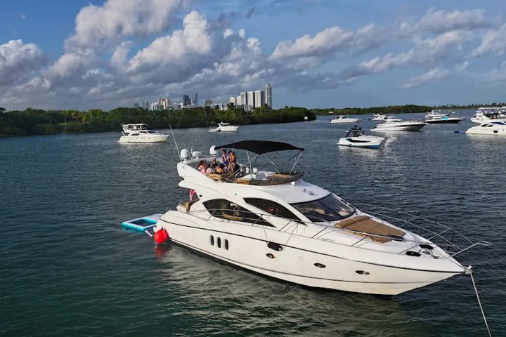 Top-down bow drone shot on 60′ Sunseeker Miami